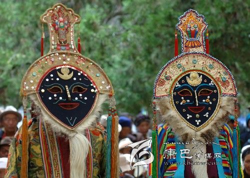 藏戲面具：多姿多彩！