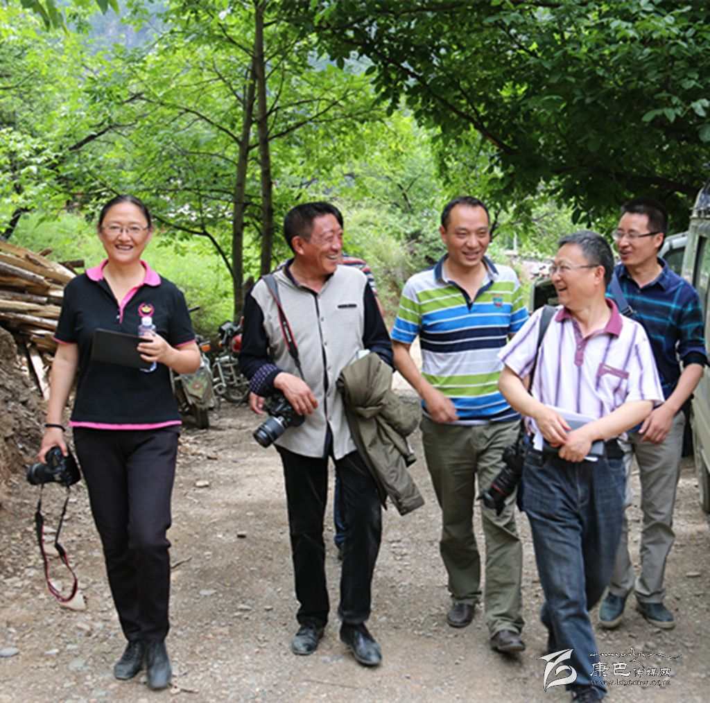 新聞在路上——記者深入基層采訪(fǎng)掠影