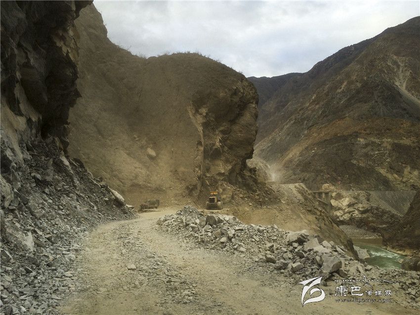 二得路見聞(康巴傳媒網(wǎng)首屆紀(jì)實攝影大賽)