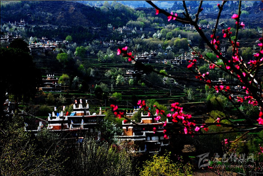 大渡河畔鋪畫卷