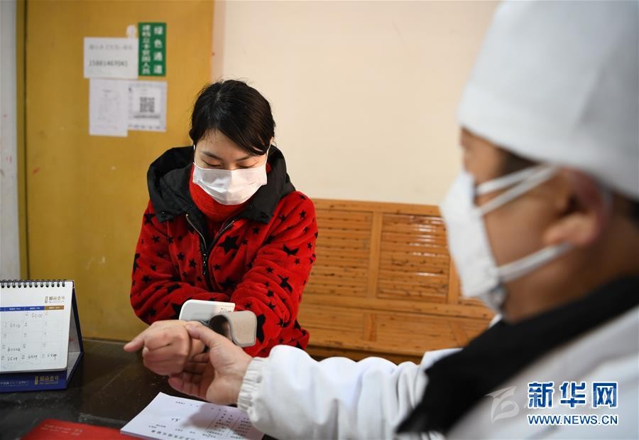 （抓好經(jīng)濟(jì)發(fā)展 應(yīng)對(duì)復(fù)雜局面·圖文互動(dòng)）（1）2500萬農(nóng)民工如何安全返崗？——農(nóng)民工大省四川復(fù)工觀察