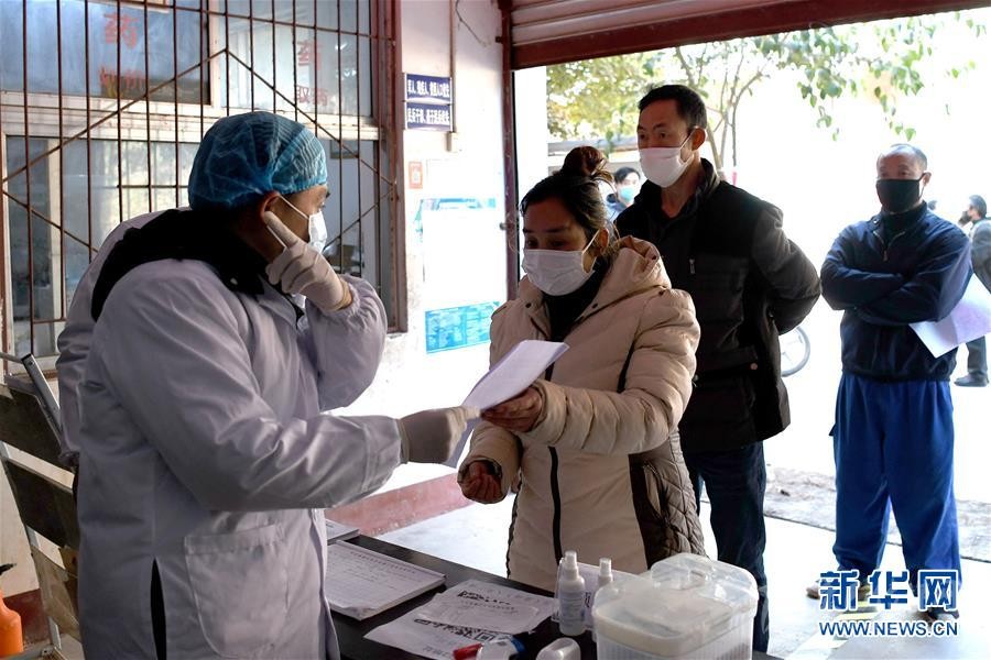 （抓好經(jīng)濟(jì)發(fā)展 應(yīng)對(duì)復(fù)雜局面·圖文互動(dòng)）（3）2500萬農(nóng)民工如何安全返崗？——農(nóng)民工大省四川復(fù)工觀察